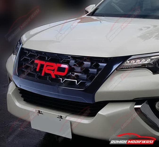CALANDRE AVANT BIG TRD POUR TOYOTA FORTUNER – Image 3