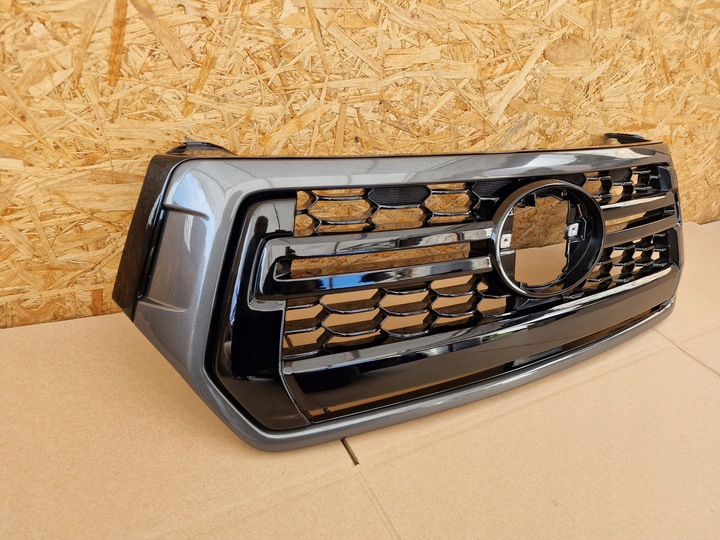 CALANDRE POUR TOYOTA HILUX REVO ROCCO (2018-2020) – Image 3