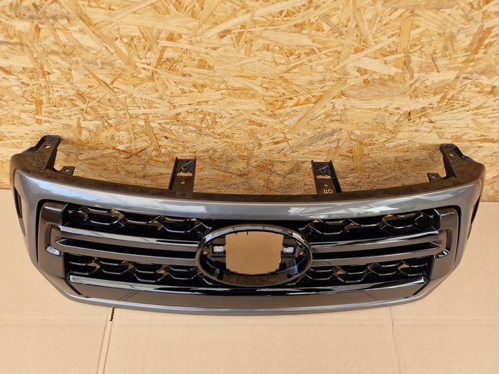 CALANDRE POUR TOYOTA HILUX REVO ROCCO (2018-2020) – Image 4