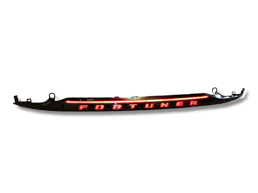 SPOILER ARRIERE A LED POUR TOYOTA FORTUNER
